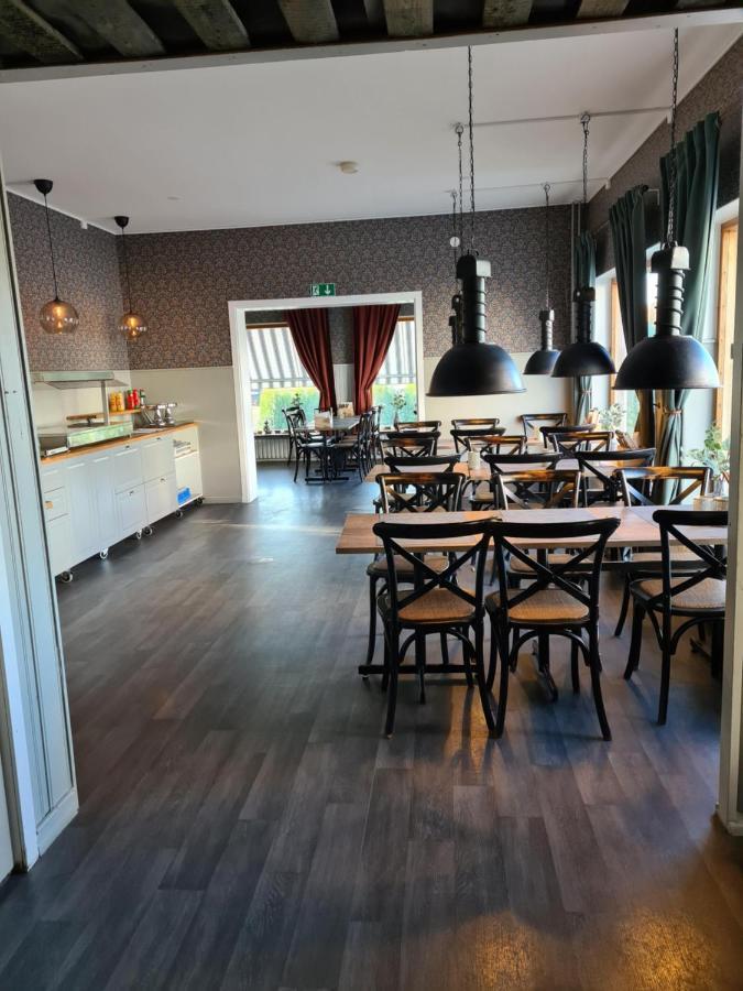Dala-Jaerna Hotell Och Vandrarhem Exterior foto