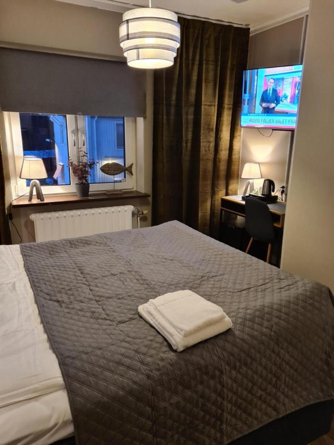 Dala-Jaerna Hotell Och Vandrarhem Exterior foto